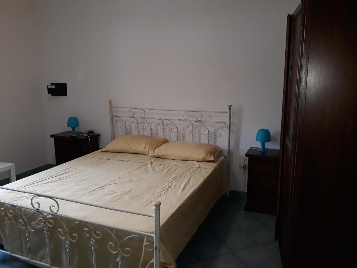 Villa In Villaggio Порто Чезарео Екстериор снимка