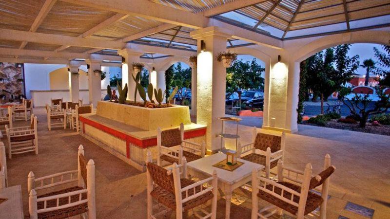 Villa In Villaggio Порто Чезарео Екстериор снимка