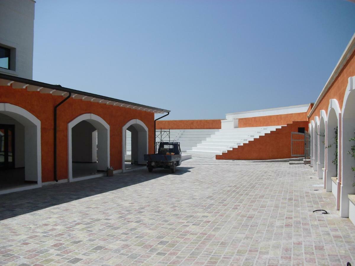 Villa In Villaggio Порто Чезарео Екстериор снимка