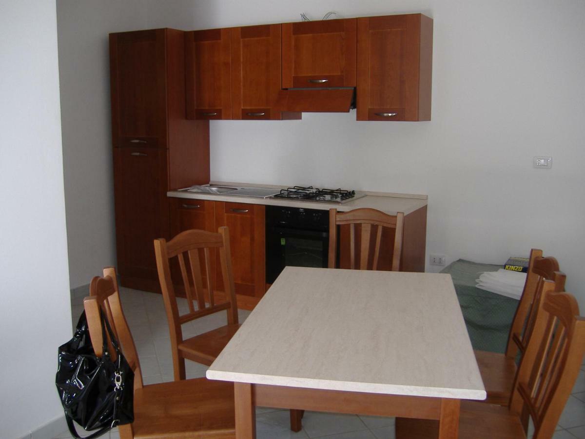 Villa In Villaggio Порто Чезарео Екстериор снимка